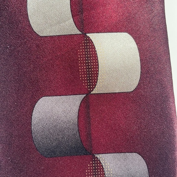 Vintage Dimoggio Gold Handmade Pure silk red and Gray tie. - Picture 4 of 7